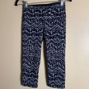 Victoria’s Secret Sport Black & Grey Crop Leggings